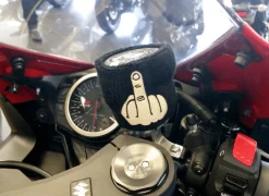 Middle Finger - Reservoir Cover^Moto Loot Hot